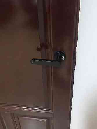 PES Hand black розумний біометричний замок для дверей Київ