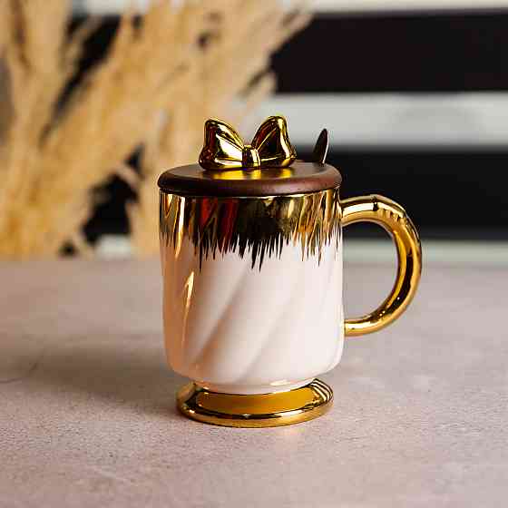 Новорічна порцелянова чашка «Золотий Вихор» 450 мл з кришкою і ложкою Yiwu FM-23D Коломия