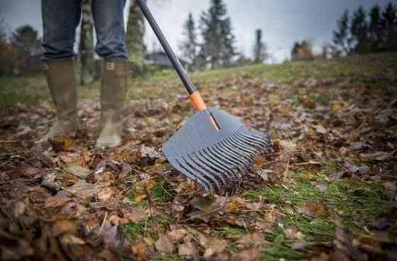 Віялові Граблі для Листя Fiskars "Solid L" (1003465/135016) Алюмінієві ,Пластик Нововолинськ