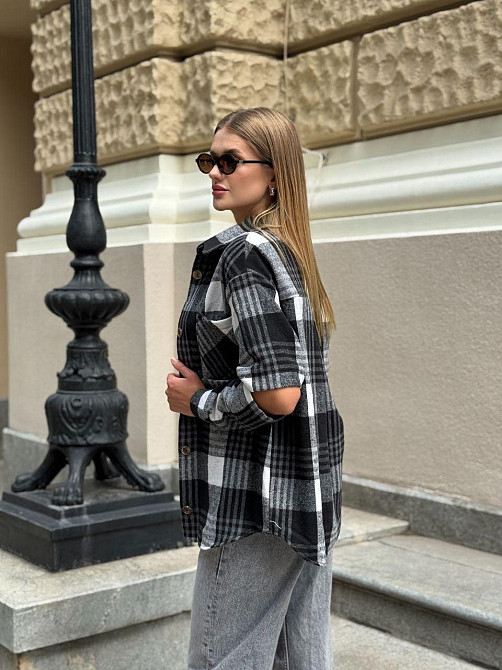 Женская трендовая рубашка с разрезом на рукавах турецкая фланель-байка. Черный, 46/48 Одесса - изображение 5