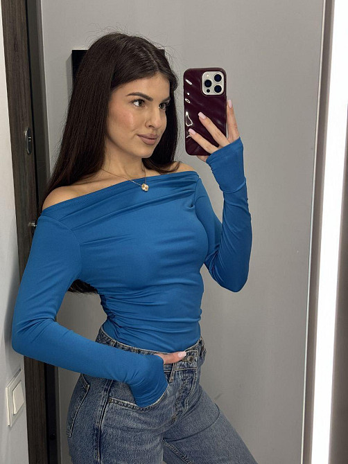 Женский романтичный лонгслив с открытыми плечами турецкий микродайвинг Голубой, 42/44 Одесса - изображение 1