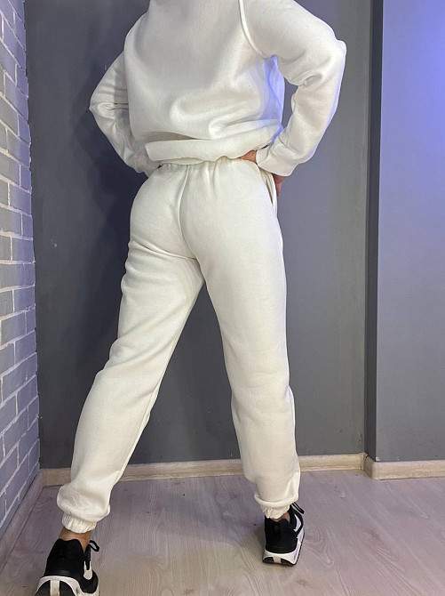 Штаны женские ENJOY 2925 спортивные джоггеры на резинке утепленные на флисе белые, белый, S Киев - изображение 4