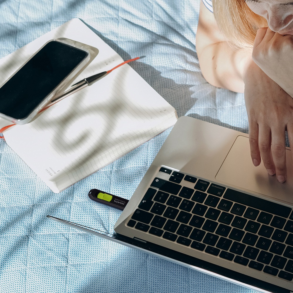 Флешка Adata USB-C 256Гб чорна/зелена Київ - фото 2