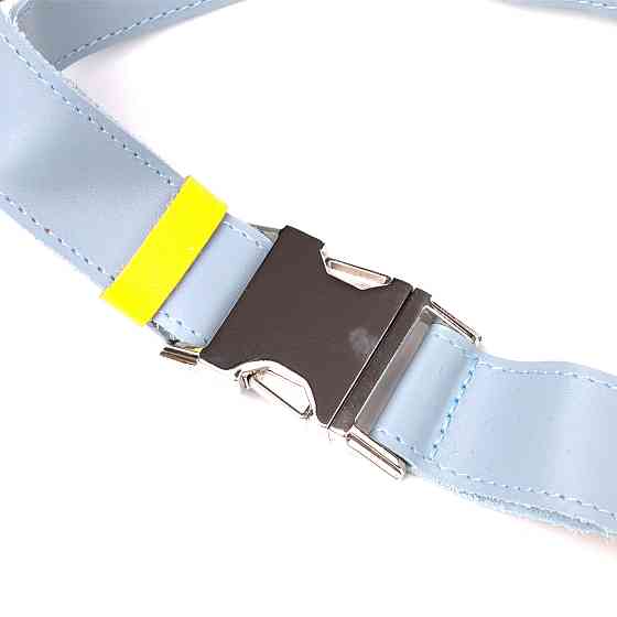 Патріотична шкіряна сумка-бананка комбі двох кольорів Серце GRANDE PELLE 16760 Жовто-блакитна Київ