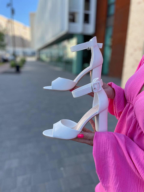 L&M Білі босоніжки літні жіночі на підборах еко-шкіра L&M F52-3 р. 38-40 / Стильне жіноче взутт Коломия - фото 10