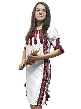 Женское вышитое платье с регулирующейся шнуровкой по бокам с красным орнаментом Киев