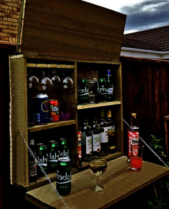 Настенный бар 