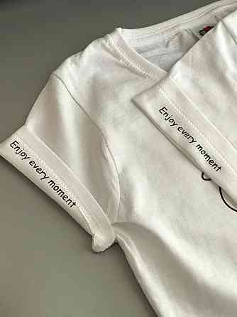 Парні футболки для хлопця та дівчини з принтом картки та написом Enjoy every moment Чернівці