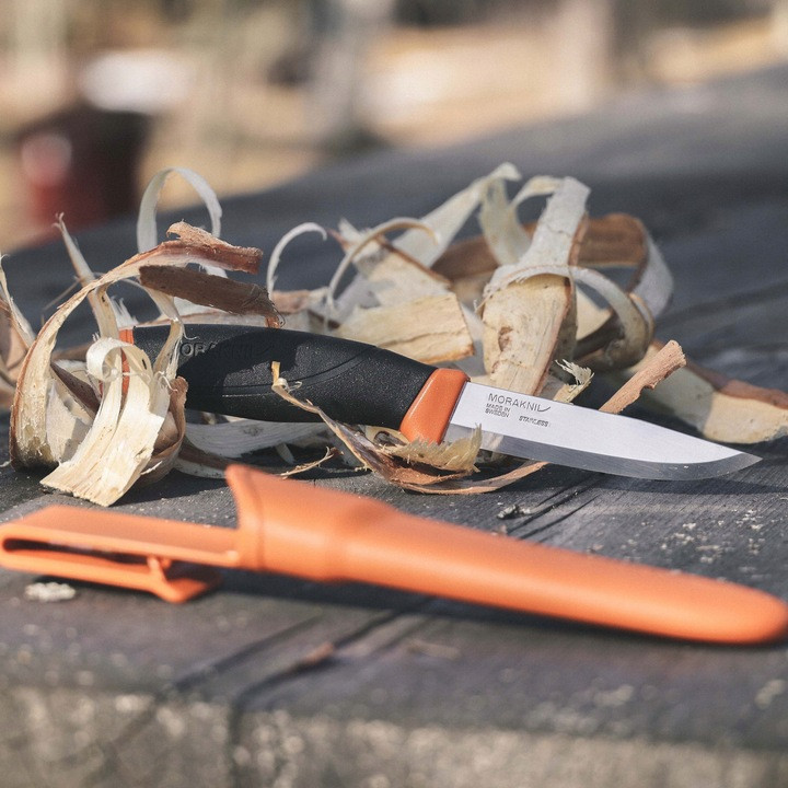 Туристический Нож с чехлом Morakniv 