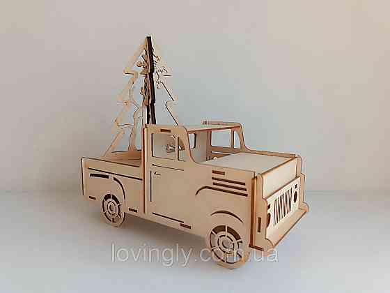 Новорічна інсталяція  вантажівка 30 см з ялинкою. Ірпінь