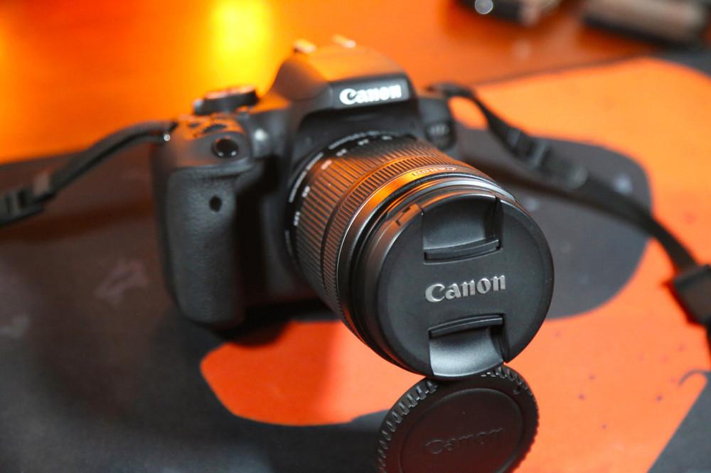 Дзеркальний фотоапарат Canon EOS 750D WiFi + Об'єктив 18-135 STM Дзеркалка.Комплект. Б\У Харків - фото 1