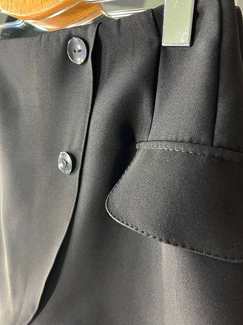 Шорти жіночі Ariadna 2426 короткі зі спідницею на запах попереду гудзики чорні, чорний, S Київ - фото 6