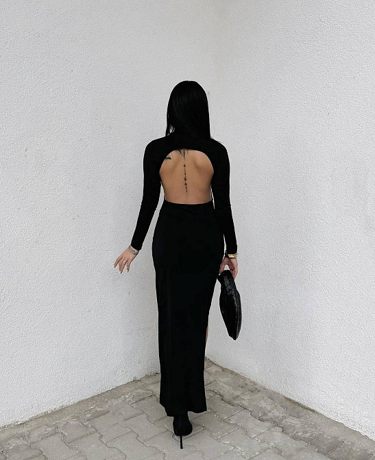 Привабливе жіноче плаття з розрізом на ніжці та відкритою спинкою мікродайвінг Чорний, 46/48 Одеса - фото 3