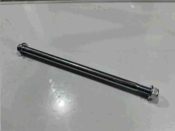 Вісь колеса переднього V150A AMG Київ