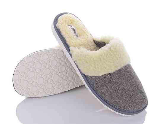 Тапочки чоловічі закриті з теплою стелькою з світлої овчини тм "PaGo" мод. Вовк білі на товстій підошві Одеса