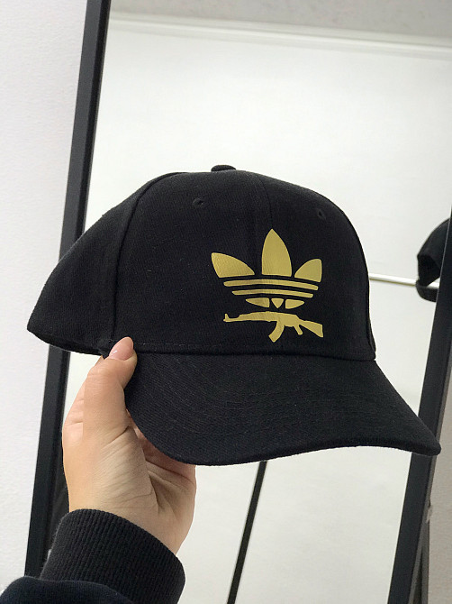 Кепка/Басболка із золотим принтом "Adidas/AK 47". Чернівці - фото 1
