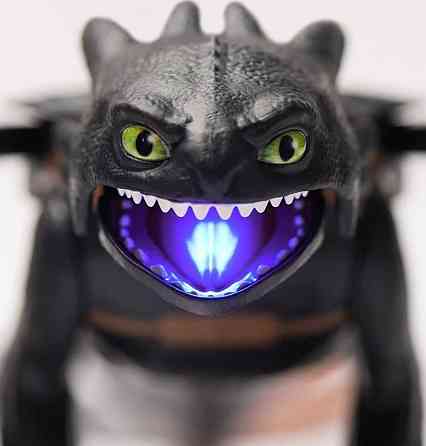 Приручить дракона Беззубик дышащий огнем Dreamworks Dragons.  ОРИГІНАЛ! Харьков