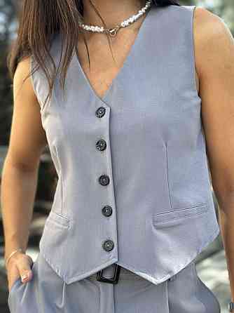 Женский брючный костюм двойка: жилет и брюки турецкая костюмка Графит, 44 Одесса