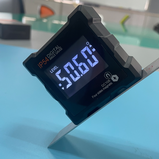 Магнитный угломер с уровнем и транспортиром DC106 Киев