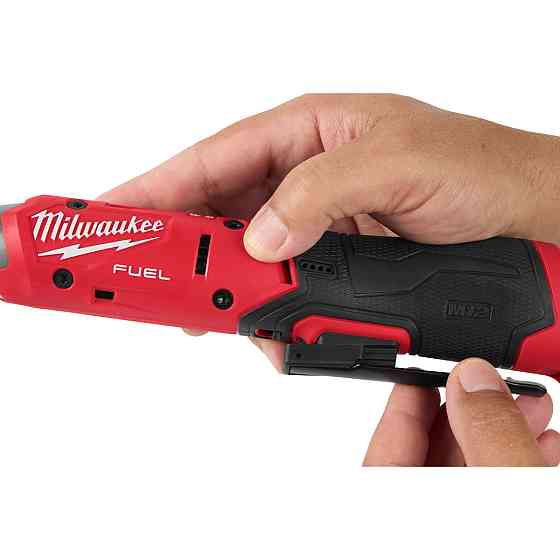 Гайковерт-трещотка угловой компактный аккумуляторный бесщеточный 1/4'' MILWAUKEE, M12 FIR14G2-252B, 61Нм (зарядное устройство С12, Одесса