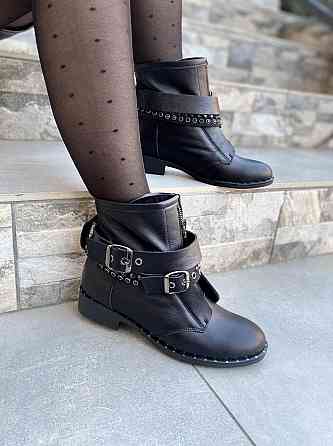 SOTHBY'S Черевики жіночі Sothby's чорні натуральна шкіра висота 13см (Б-5502/2) Коломия