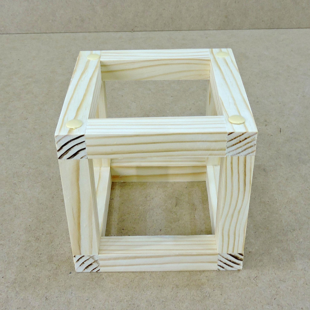 Полка настенная для цветов 