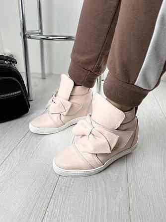 Снікерси жіночі 2415 пудра шкіра натуральна танкетка 38р.-24см. 39р.-25см. (3231) Коломыя