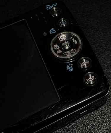 Canon IXUS 75 компактний цифровий фотоапарат тонкий сріблястий. Харків