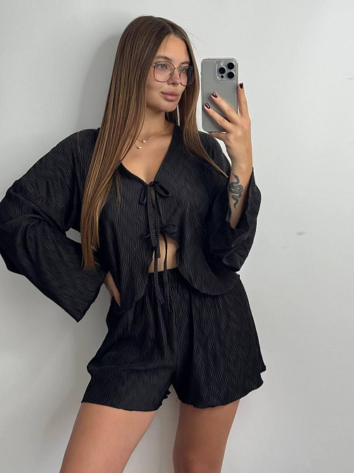 Жіночий комплект із стрейч-плісе: кофточка та шорти Чорний XS/S Харків - фото 1