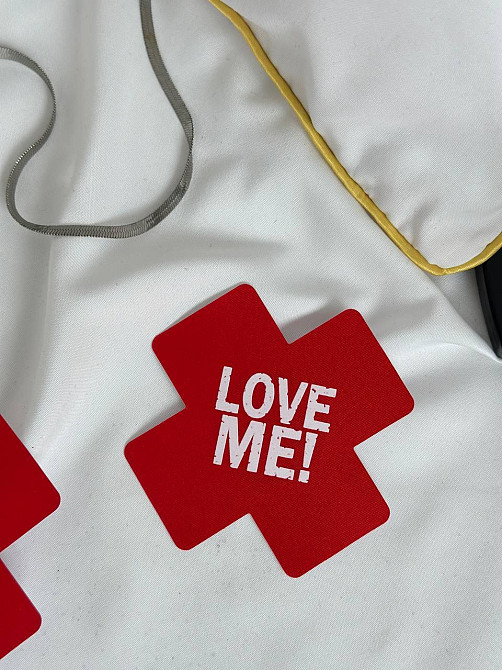 Накладка на груди стікіні Love me пестіси наклейка прикраса для сосків з написом червона Одеса - фото 8