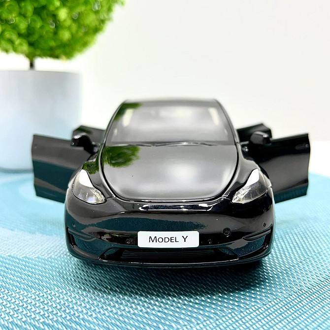Машина Автосвіт Tesla Model Y інерційна відчиняються двері капот багажник 17см Чорна (AP-2001) Чернігів - фото 7