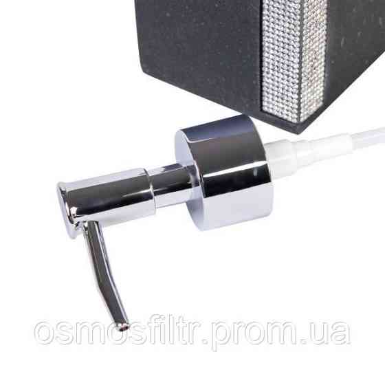 Дозатор для мила Axentia Ліндос  чорний з декором полігума 400 мл Н 10.8 см 7.3х7.3 см (134473) Київ