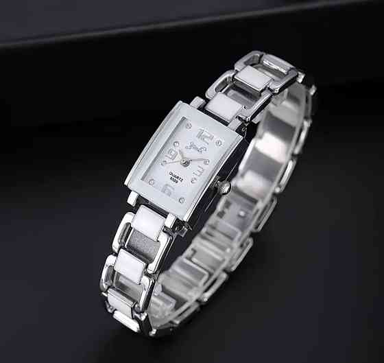 Годинник жіночий Сріблястий з білим (0527) Смела