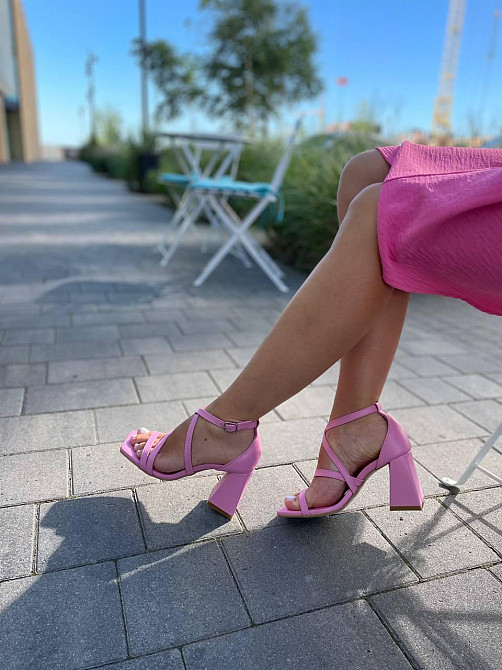 LIRIO Стильні босоніжки жіночі рожеві з натуральної шкіри літні на стійких підборах LIRIO L0195 Коломыя - изображение 1