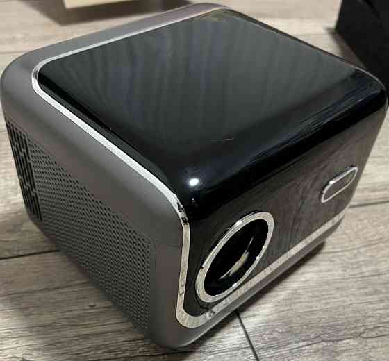 Мультимедійний проектор Full HD на Android. Київ