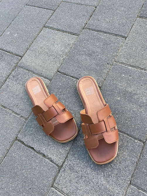 Jasmine Стильні жіночі шкіряні шльопанці на плоскій підошві коричневі Jasmine 407 р. 36-40 / Шл Коломия - фото 6