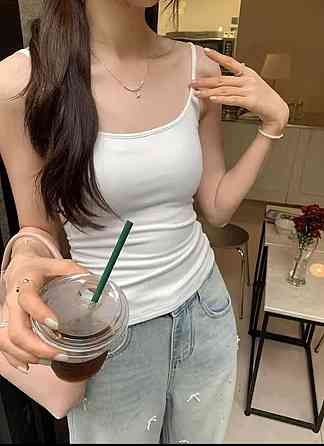 Женская базовая майка на тонких бретелях из вискозы Одесса