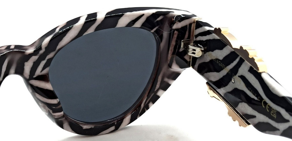 Брендові окуляри жіночі чорні, великі, із золотим лого на дужках. Київ - фото 3