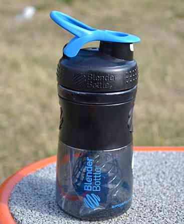 Шейкер спортивний (пляшка) BlenderBottle SportMixer Flip 20oz/590ml Black/Cyan Каменское