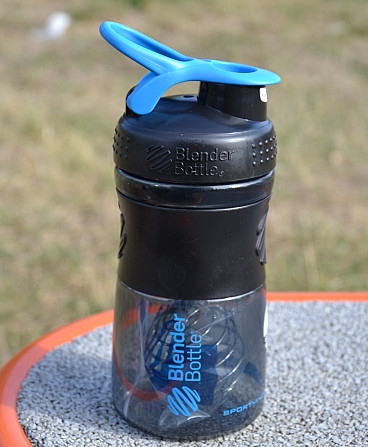 Шейкер спортивний (пляшка) BlenderBottle SportMixer Flip 20oz/590ml Black/Cyan Каменское - изображение 5