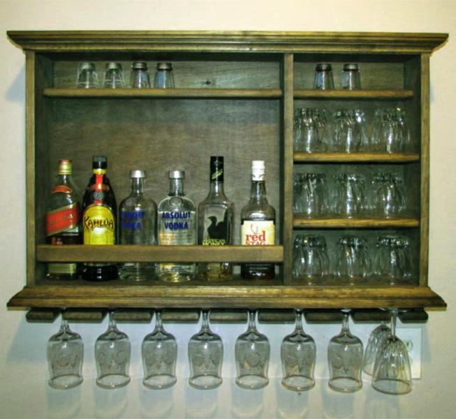 Настенная винная полка 