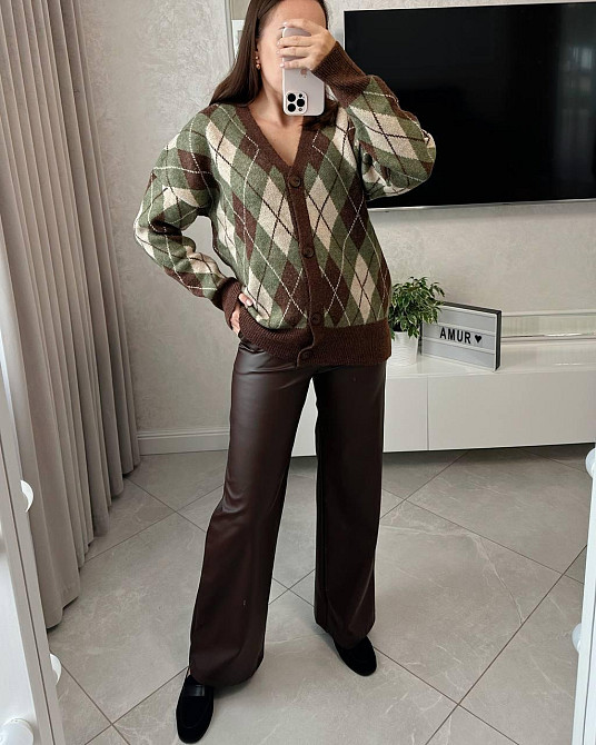 Жіночий жакардовий кардиган з ромбовидним візерунком на гудзиках машинна вʼязка Одеса - фото 4