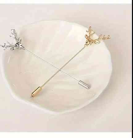 Шпилька-булавка з оленем, золотиста брошка на піджак Київ