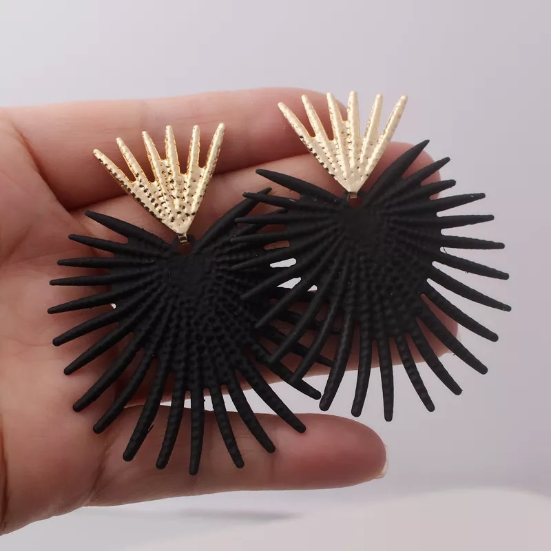 Жіночі сережки чорні гострі - розмір 7*5,5см, сплав Київ - фото 1