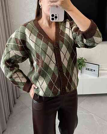 Жіночий жакардовий кардиган з ромбовидним візерунком на гудзиках машинна вʼязка Одеса