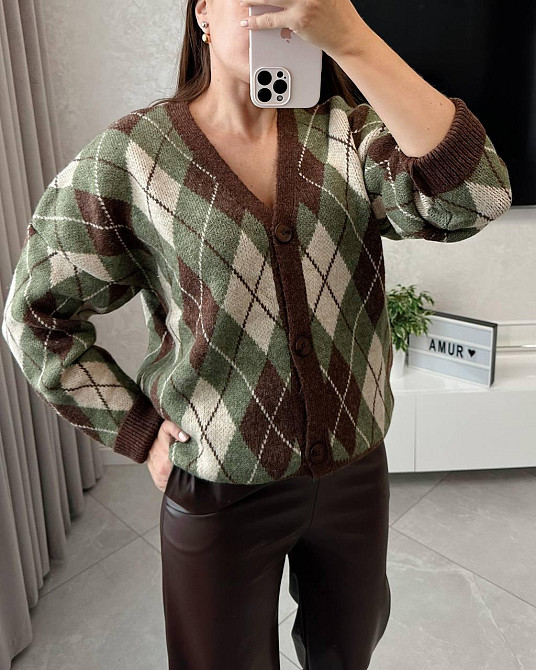 Жіночий жакардовий кардиган з ромбовидним візерунком на гудзиках машинна вʼязка Одеса - фото 2