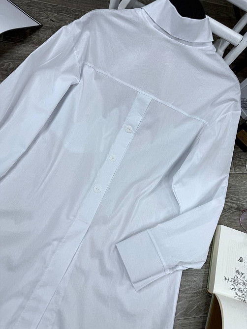 Женская базовая удлиненная рубашка с пуговицами по спине турецкий коттон Белый, 46/48 Одесса - изображение 3
