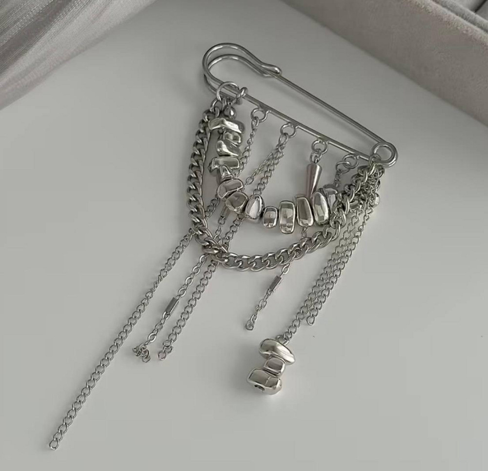 Брошь булавка с цепочками серебристая, декоративная булавка на одежду, стильный аксессуар унисекс Киев - изображение 2