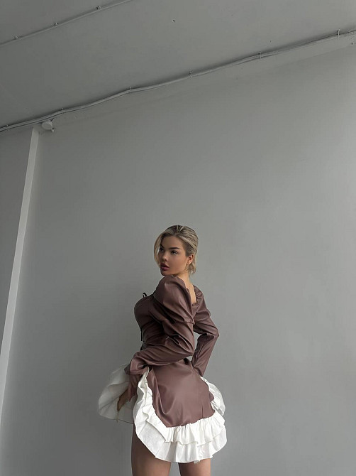 Женское стильное платье из эко-кожи+плотный коттон Карамельный, 42/44 Одесса - изображение 3