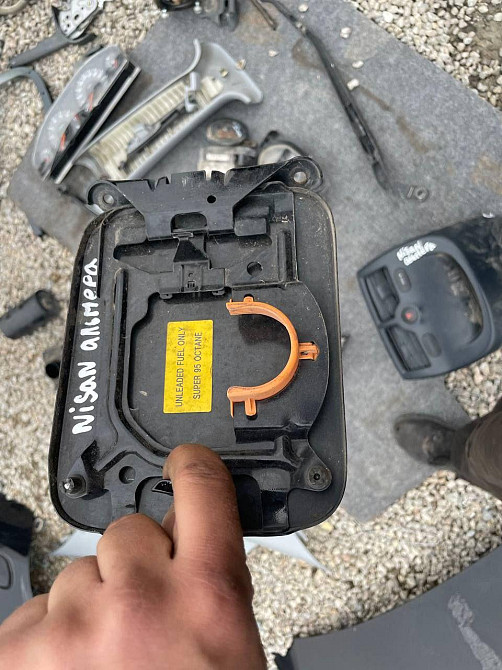 Лючок бензобаку Nissan Almera Classic N17 06-12 Киев - изображение 1